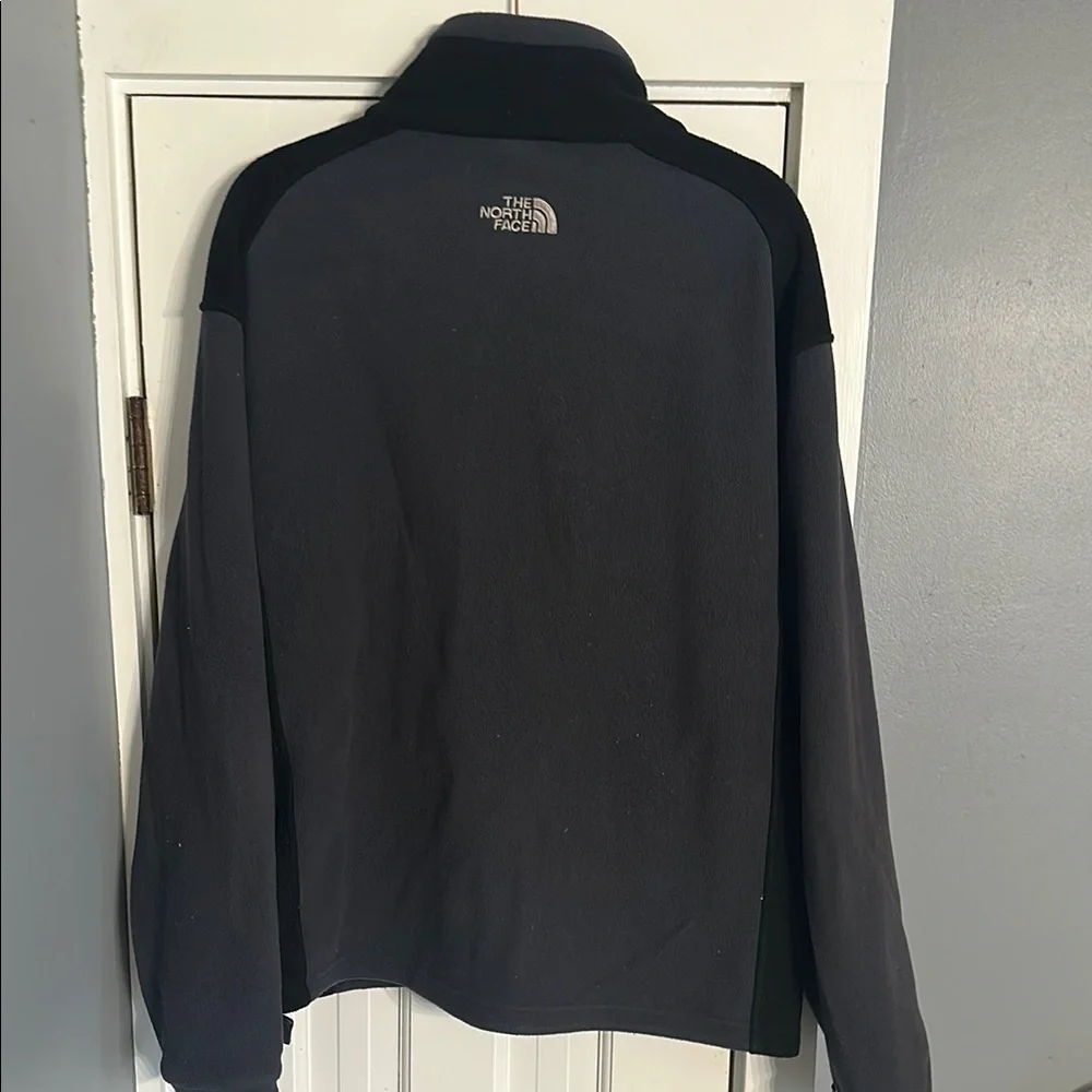 The North Face Men's Black & Gray Fleece Jacket size Large